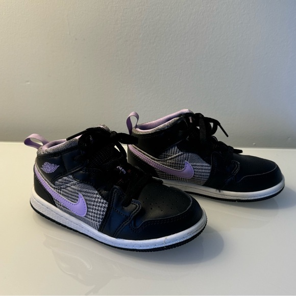 Jordan 1 Mid Houndstooth - Picture 9 of 11